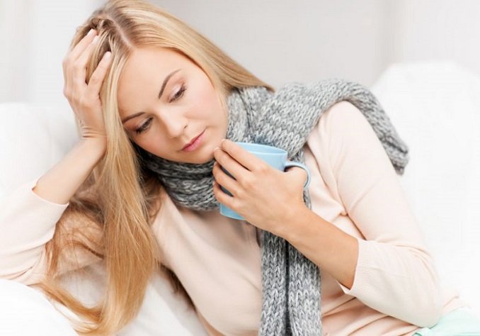 Боль в горле – один из первых симптомов гнойной ангины