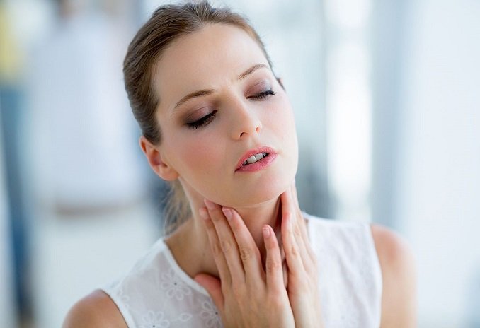 Боль в горле – первый признак лакунарной ангины